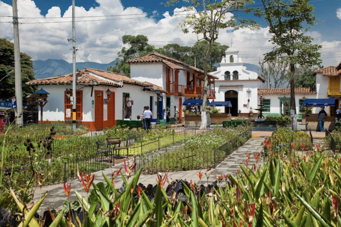 Pueblito Paisa - Medellín Hoy