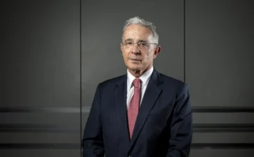 Álvaro Uribe queda libre de cargos: Tribunal de Bogotá revoca su condena