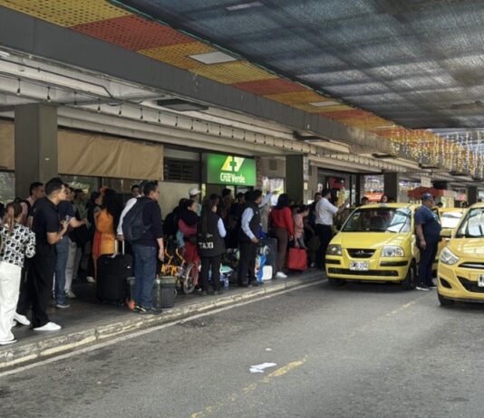 Medellín busca mejorar el servicio de taxis en la Terminal del Norte