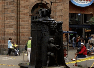 Tras ocho años volvió a encenderse la fuente de San José en el centro de Medellín