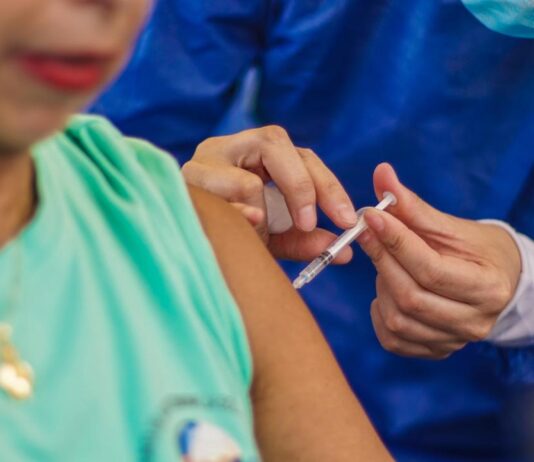 Medellín realizará nueva jornada de vacunación contra la fiebre amarilla Vacunación contra la fiebre amarilla