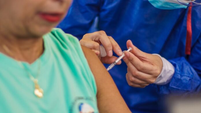 Vacunación contra la fiebre amarilla