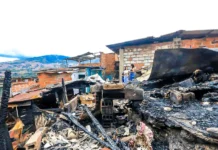 Incendio afectó varias viviendas en el barrio Andalucía, Manrique