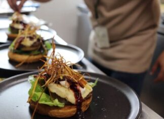 Burgerville regresa a Medellín