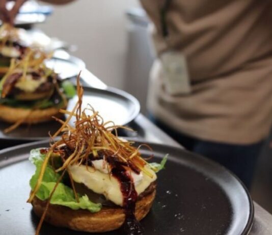 Burgerville regresa a Medellín