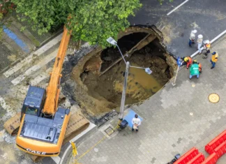 Cierre en la Avenida El Poblado tardaría cerca de un mes mientras avanzan las obras de reparación Cierre en la vía