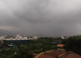 73 rayos en menos de una hora