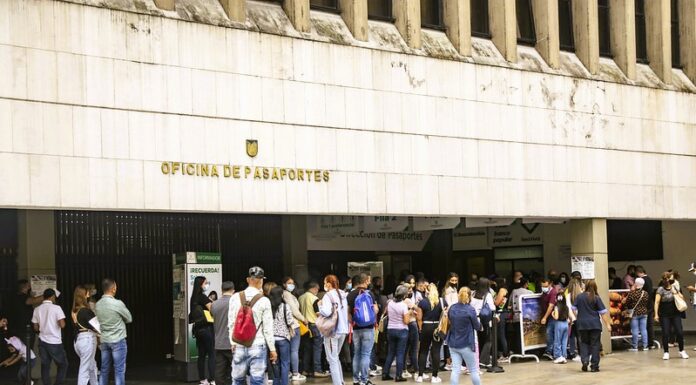 Falla en pasaportes en Colombia fue por amenaza cibernética: esto confirmó la Cancillería Falla en pasaportes en Colombia fue por amenaza cibernética: esto confirmó la Cancillería