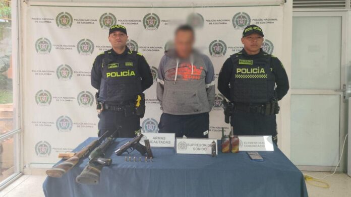 ¡Lo buscaban por homicidio! Cayó alias “Gomelo” en Villa Hermosa con tres armas de fuego