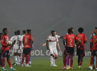 DIM ante Flamengo terminó suspendido