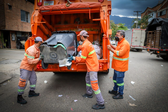 sacar la basura