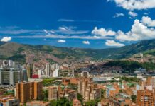 Medellín revisa edificios tras el terremoto