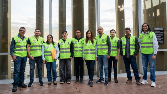 13 ingenieros de Medellín viajan para ayudar
