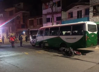 Choque múltiple en Medellín dejó un motociclista muerto y dos heridos