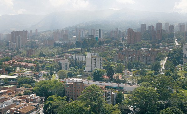 ¡Tiroteo en Medellín! Tres hombres resultaron heridos