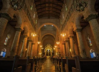Intentaron robarse la alcancía de las limosnas de la Catedral Metropolitana de Medellín Intentaron robarse la alcancía