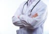 ¡Increíble! Médico fue golpeado por paciente al que acababa de salvar de una sobredosis en Medellín ¡Increíble! Médico fue golpeado por paciente